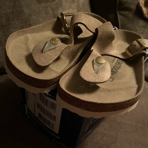 NWT Birkenstock Gizeh Washed Metallic Rose Gold - Picture 5 of 6